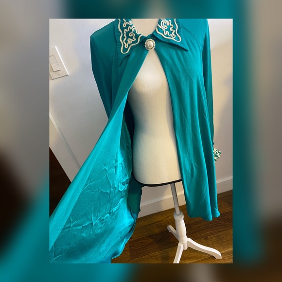 Essence by mail Women's Vintage Open front cape - Picture 5 of 7